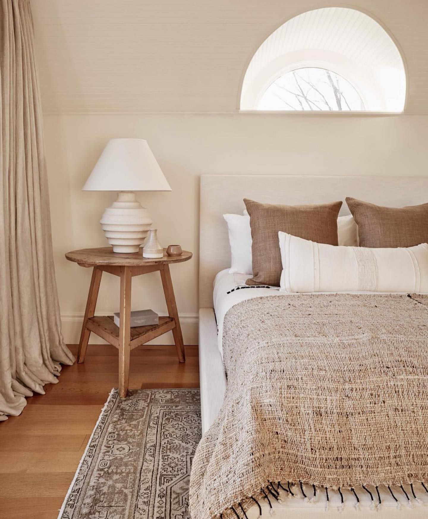 16 Strategies to Beautify With Brown inside the Mattress room